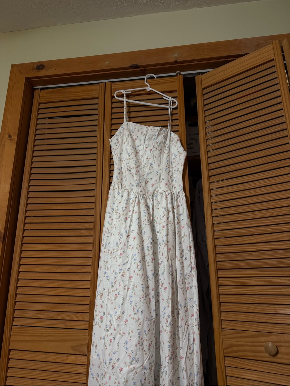 Delicate White Floral Maxi Dress with Spaghetti Straps - Picture 2 of 2
